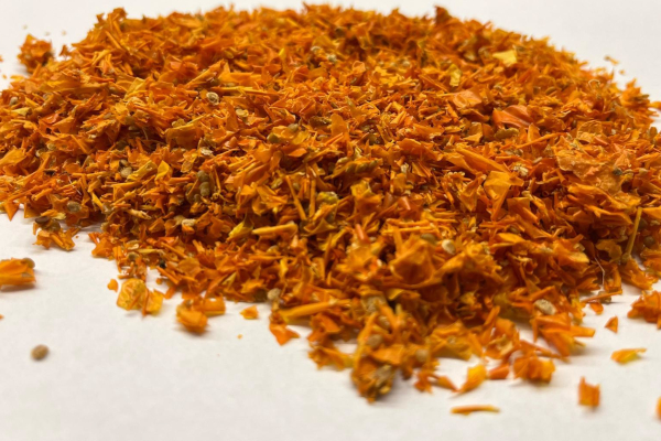 Dried tomato pomace