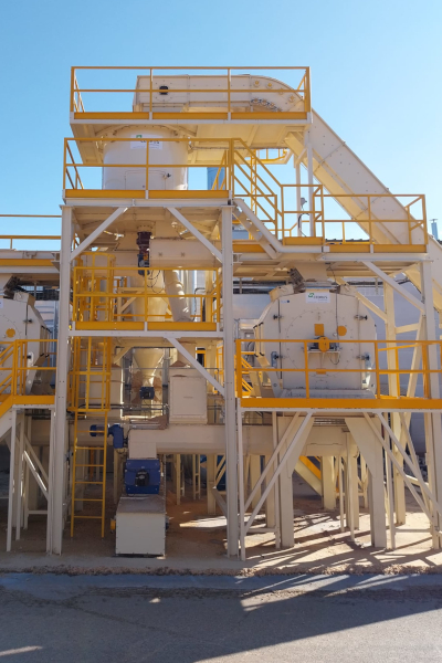 Wet mill